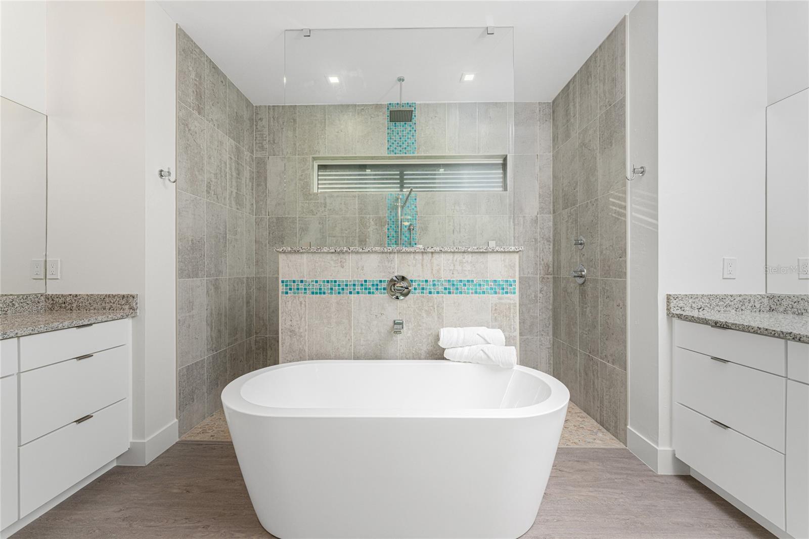 Image 30 of 76 For 855 Rotonda Circle