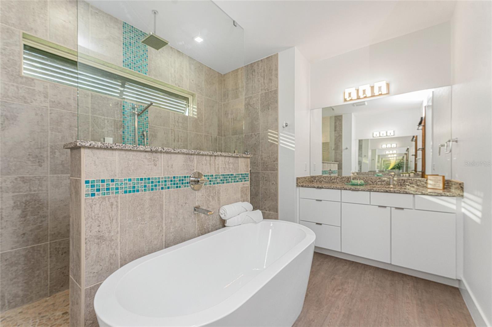 Image 32 of 76 For 855 Rotonda Circle