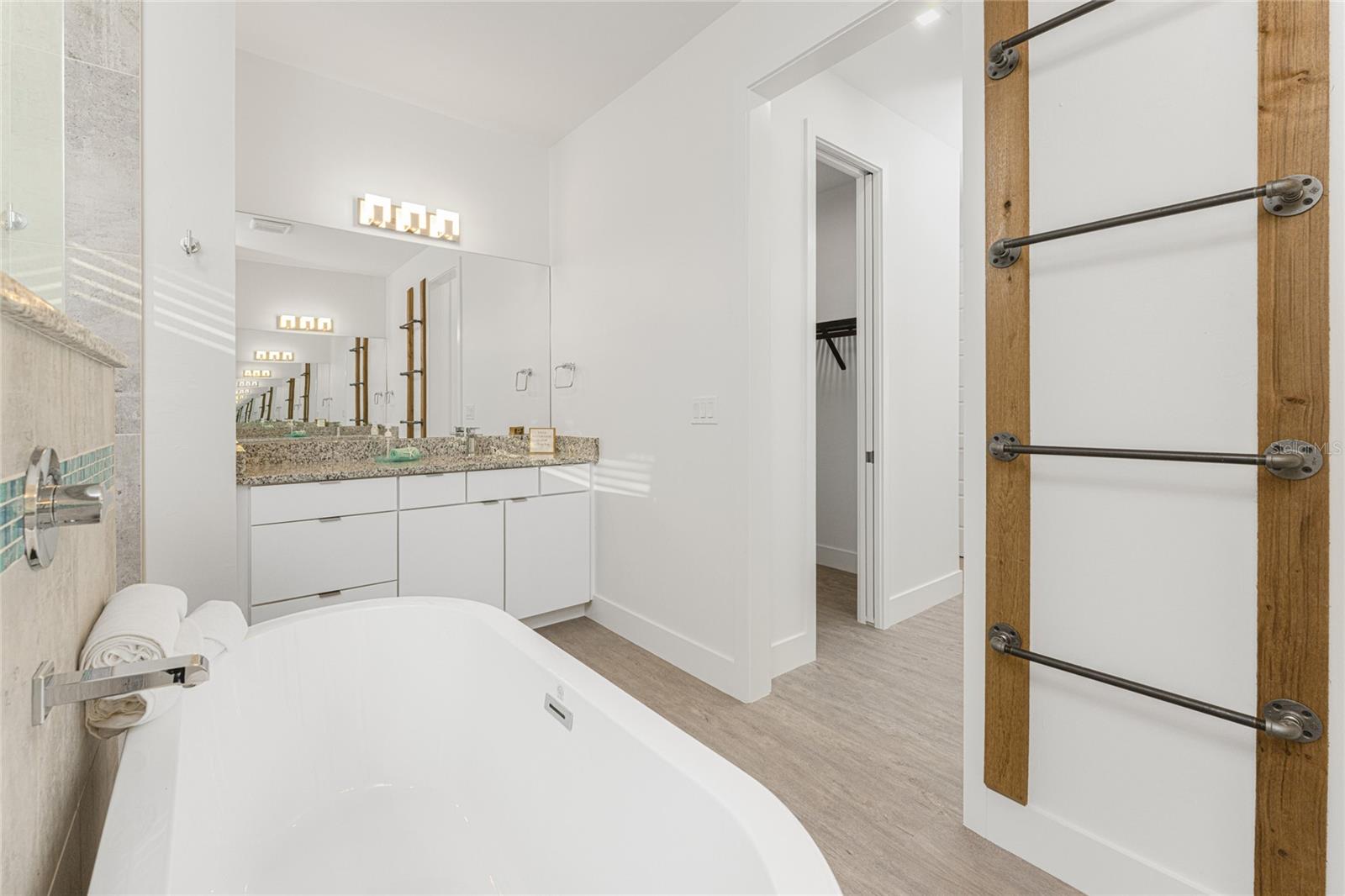 Image 34 of 76 For 855 Rotonda Circle