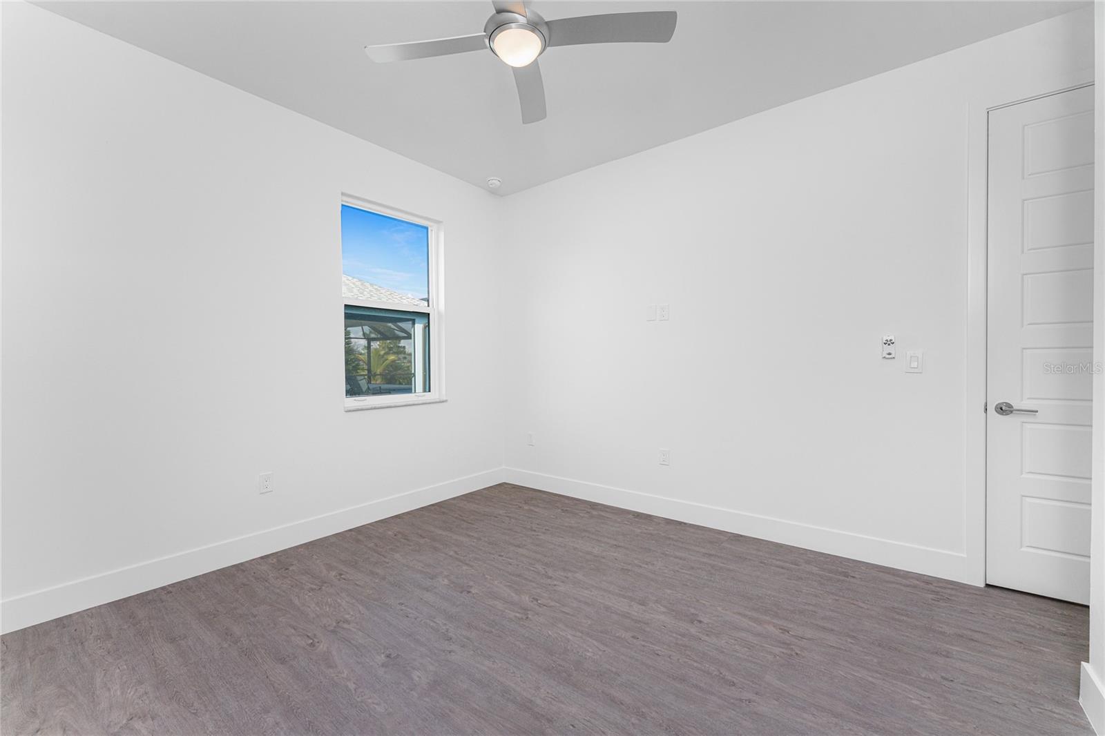 Image 37 of 76 For 855 Rotonda Circle