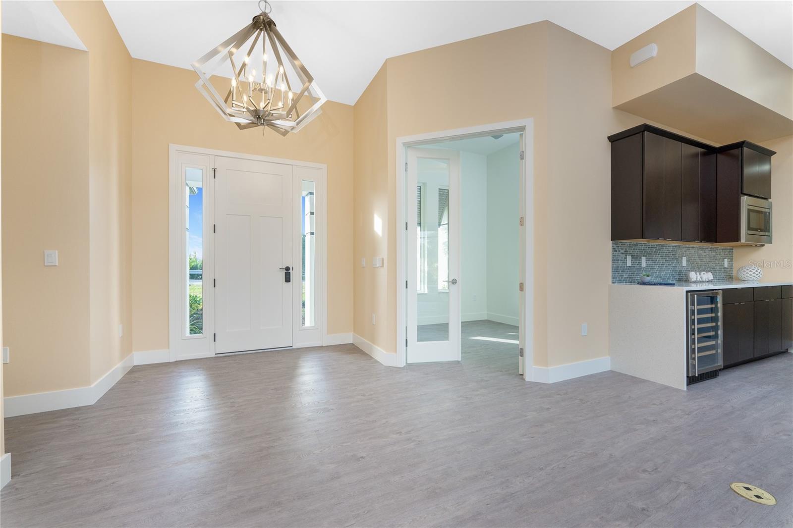 Image 44 of 76 For 855 Rotonda Circle