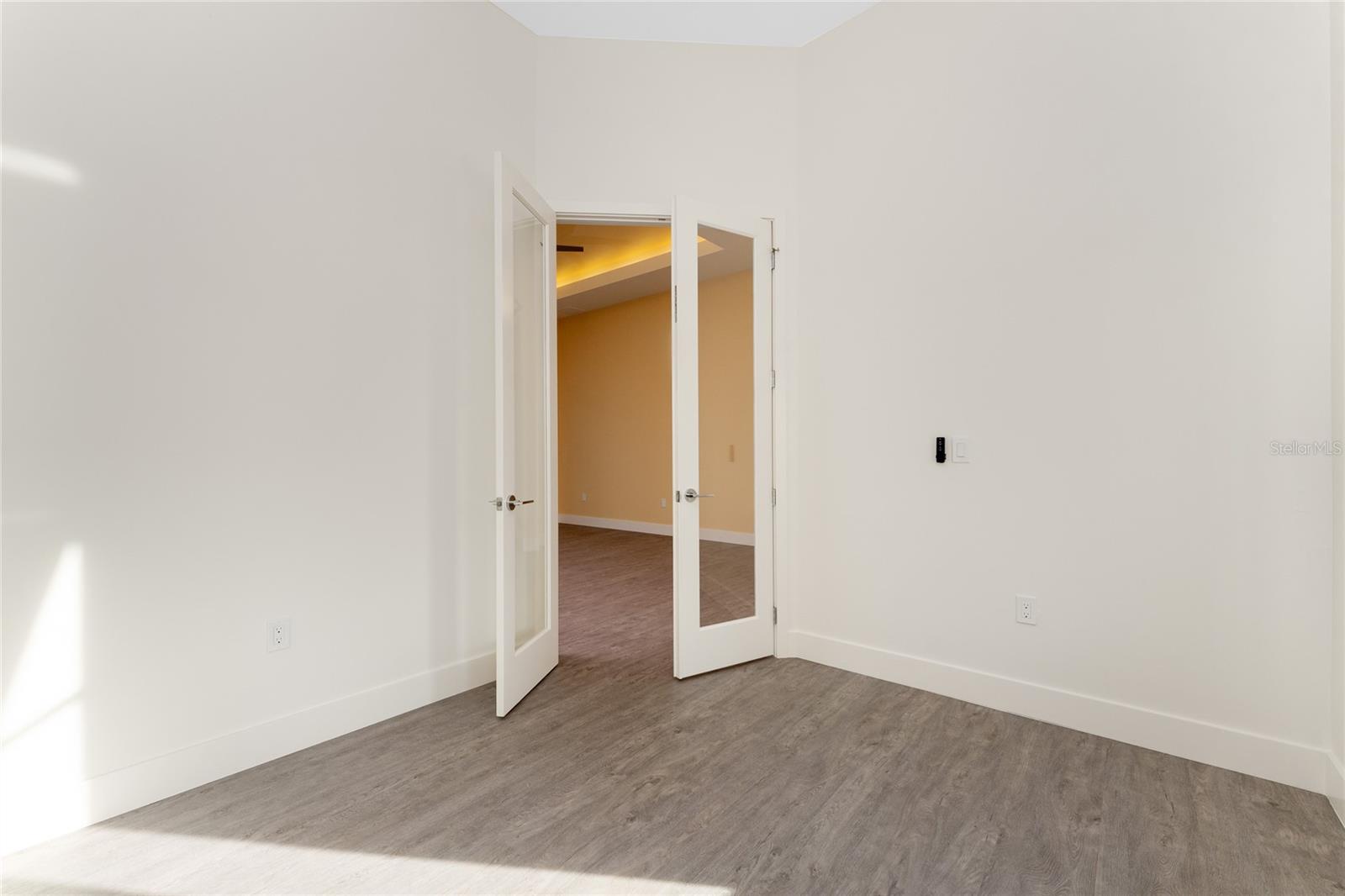 Image 46 of 76 For 855 Rotonda Circle