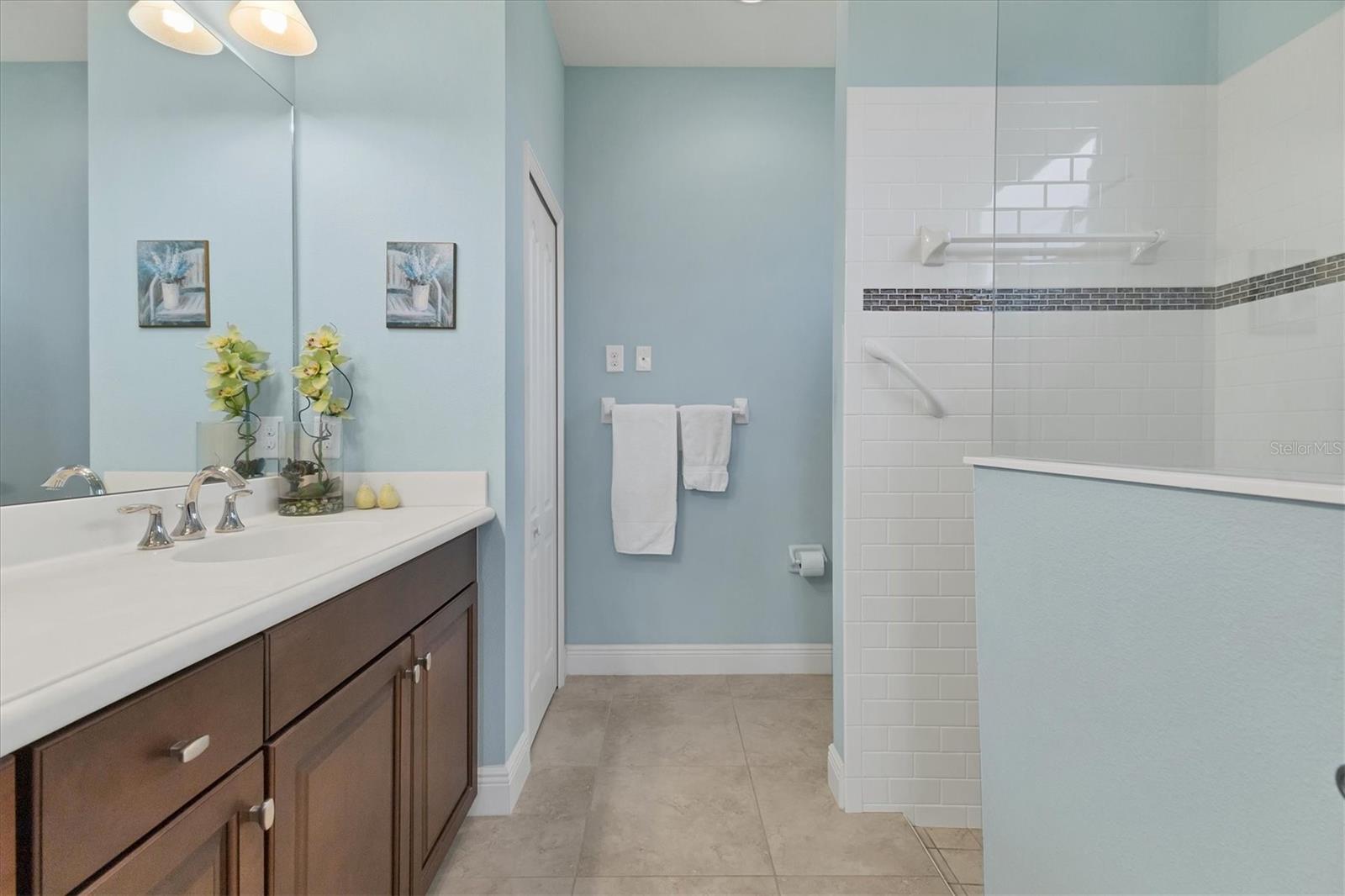 Image 28 of 46 For 10810 Lerwick Circle