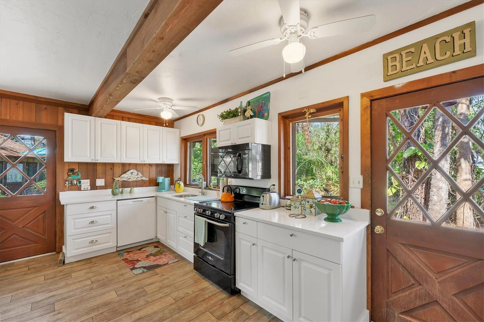 Image 11 of 50 For 681 Olive Street