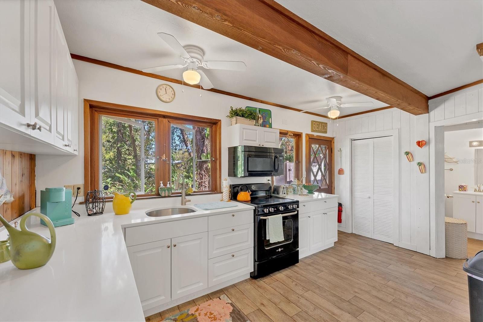 Image 13 of 50 For 681 Olive Street