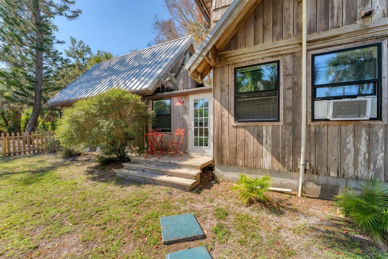 Image 39 of 50 For 681 Olive Street