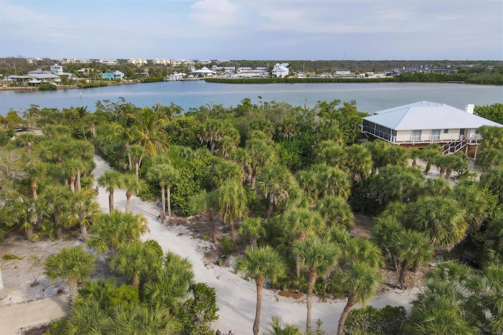 Image 2 of 19 For 6 Point Way