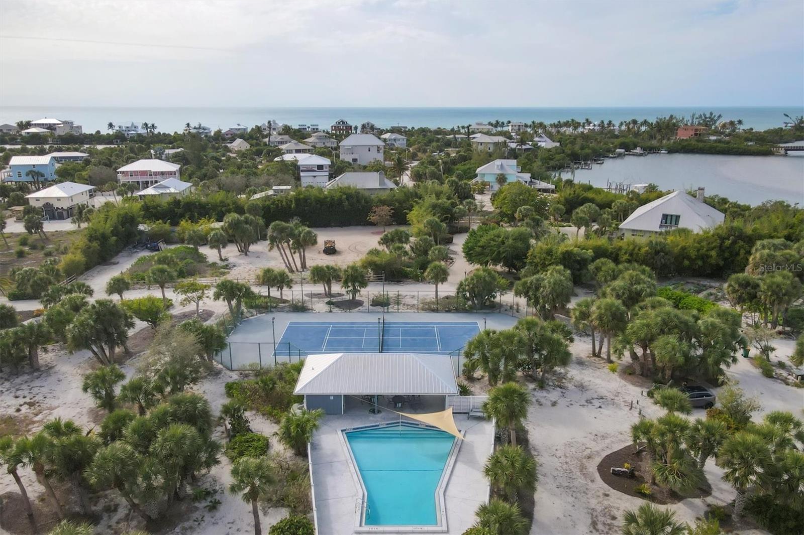 Image 6 of 19 For 6 Point Way