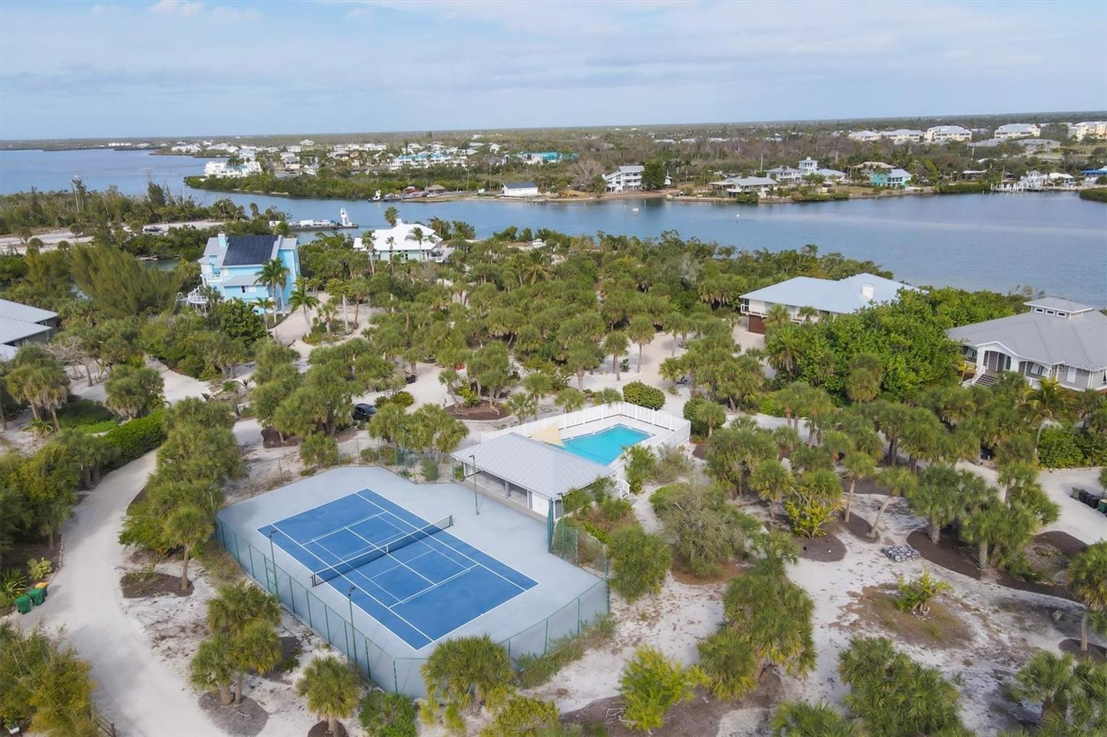 Image 9 of 19 For 6 Point Way