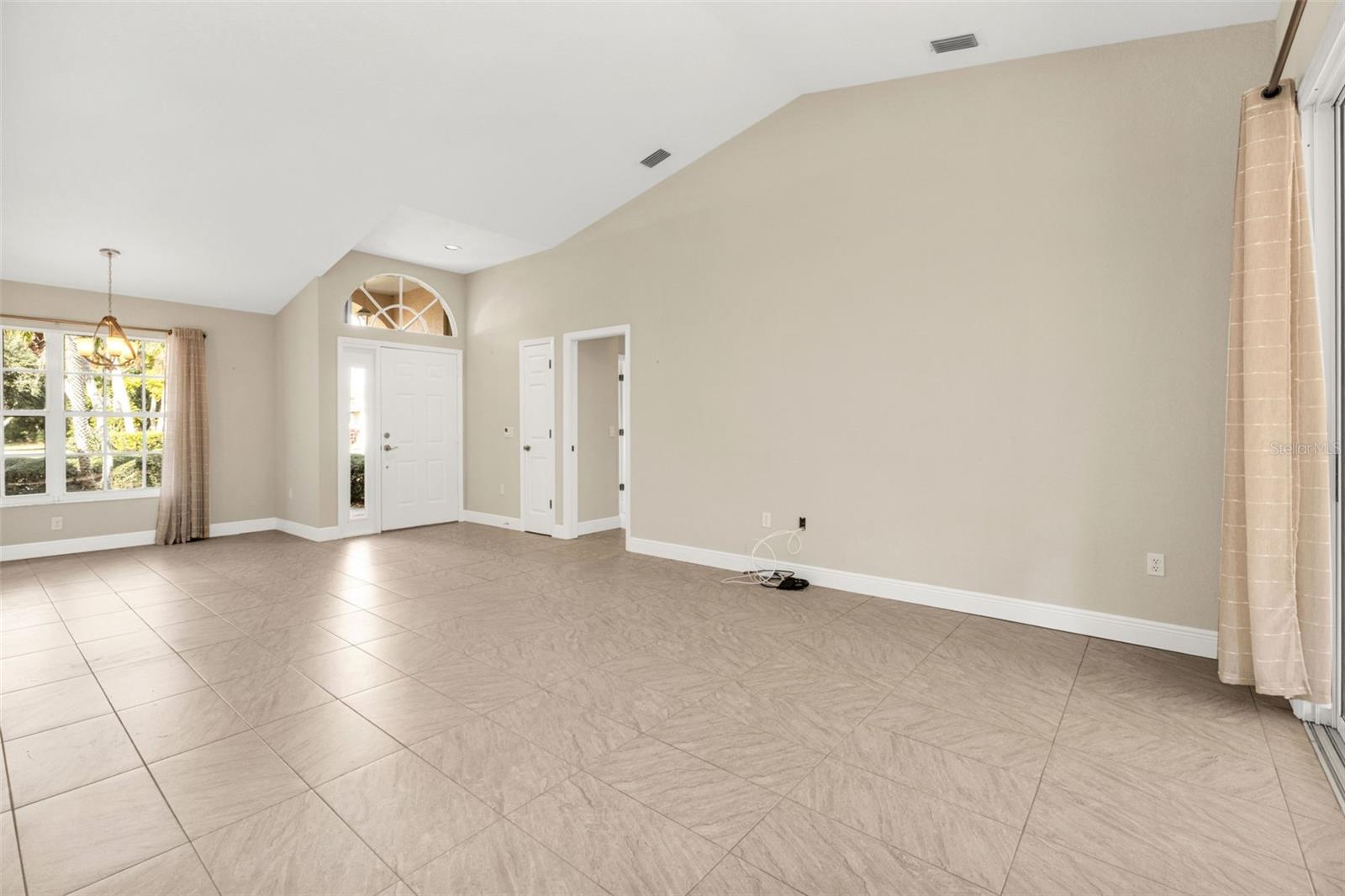 Image 12 of 50 For 8479 Creekview Lane