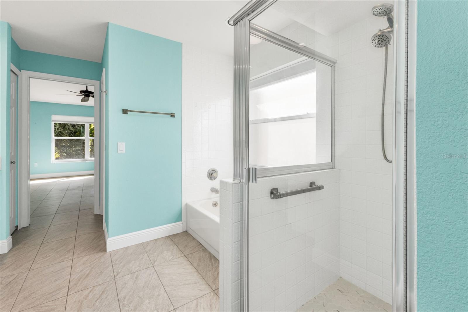 Image 23 of 50 For 8479 Creekview Lane