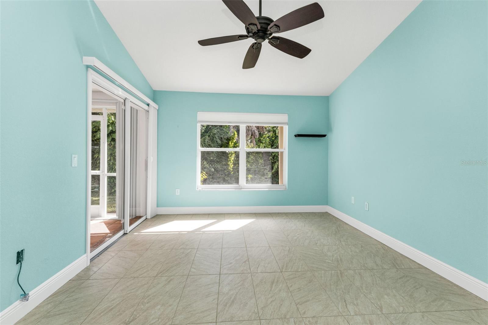 Image 28 of 50 For 8479 Creekview Lane