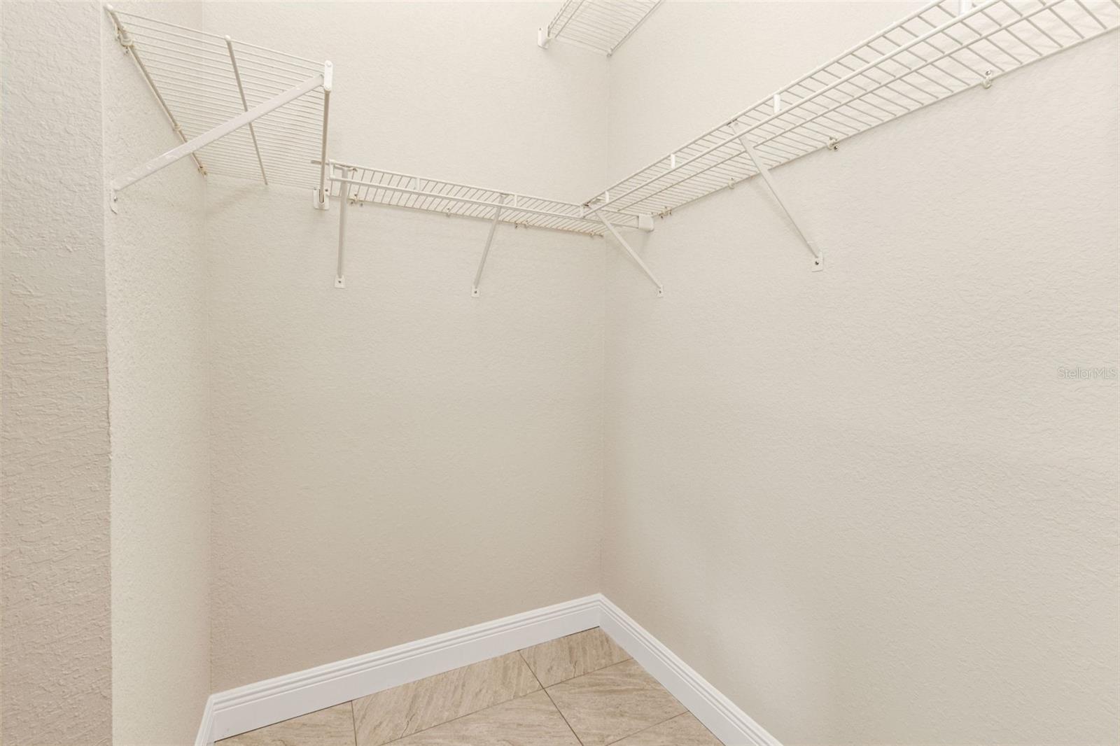 Image 31 of 50 For 8479 Creekview Lane