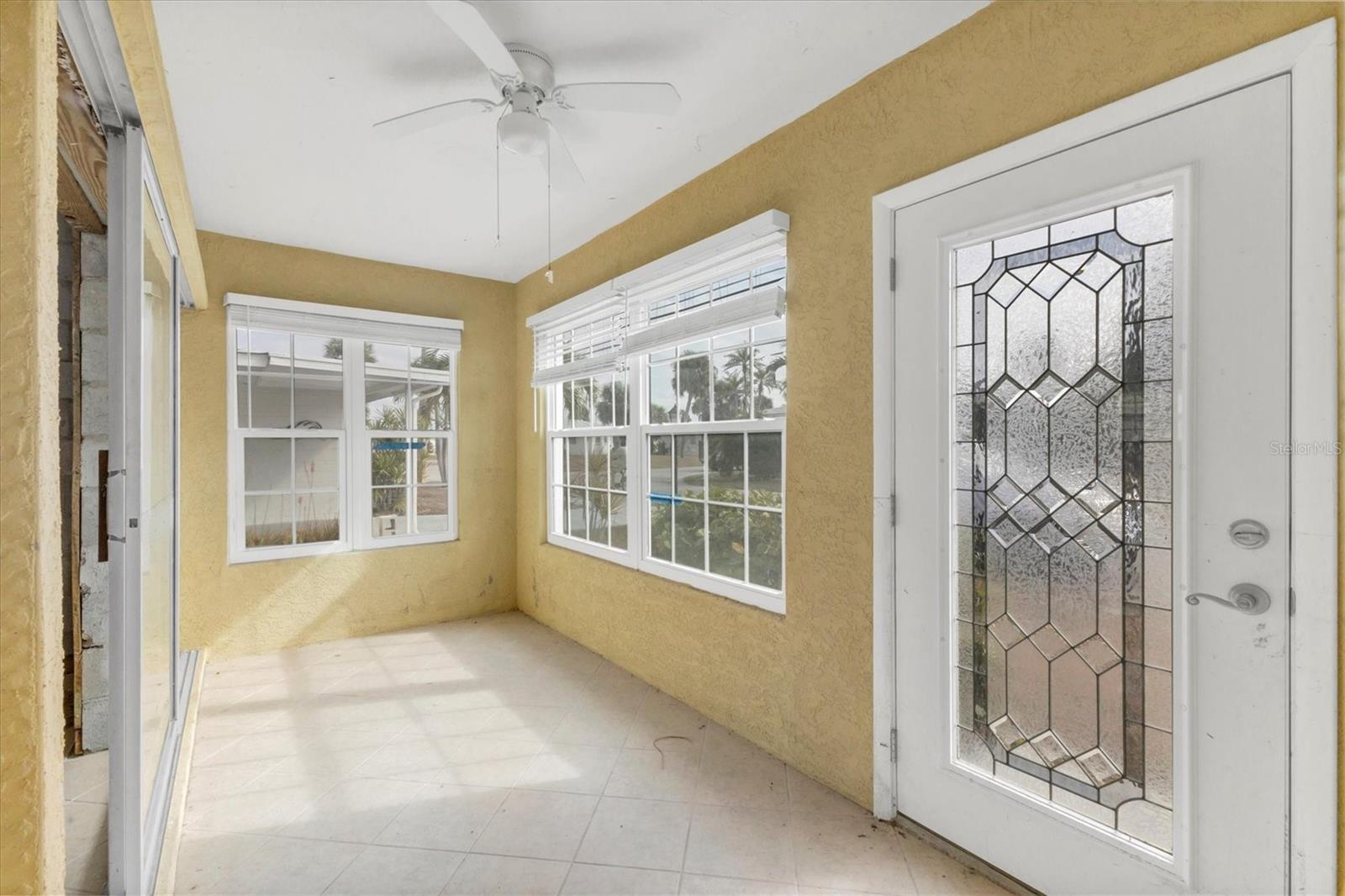 Image 10 of 47 For 1977 Beach Road 19