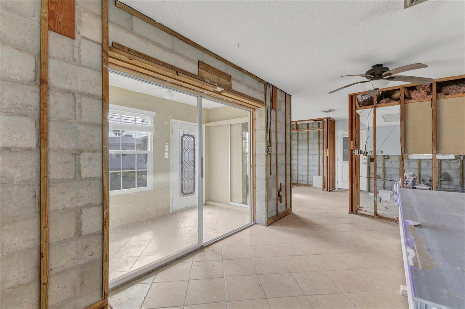 Image 11 of 47 For 1977 Beach Road 19