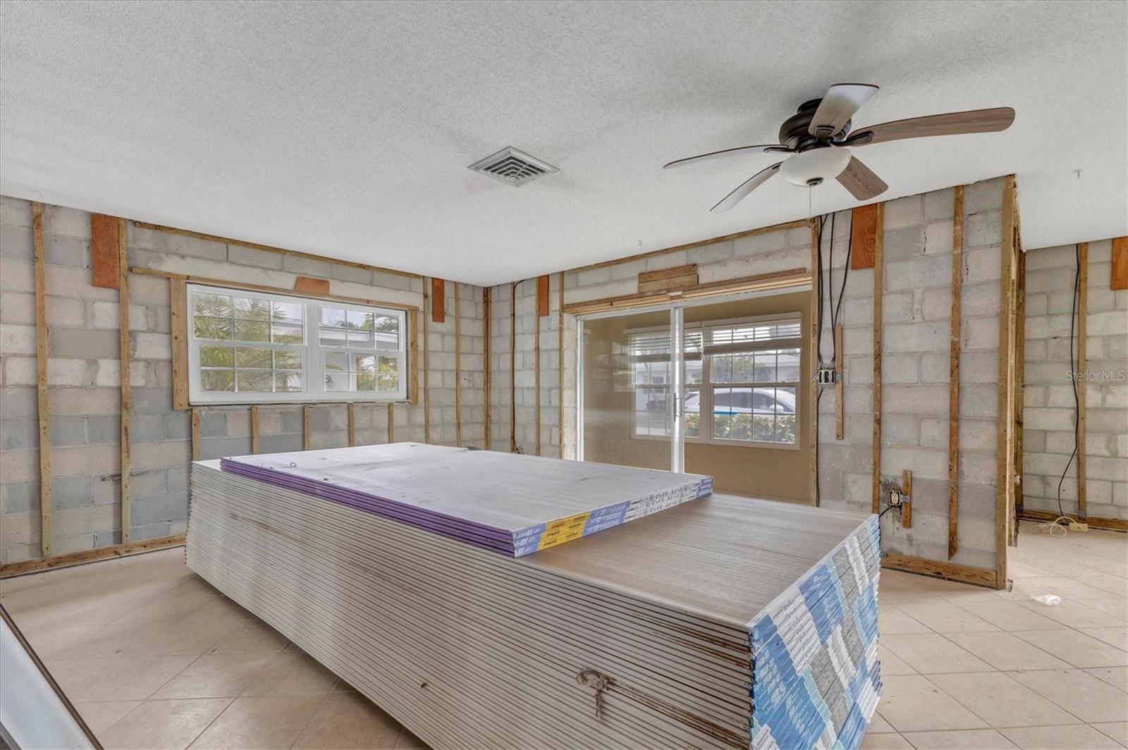 Image 14 of 47 For 1977 Beach Road 19