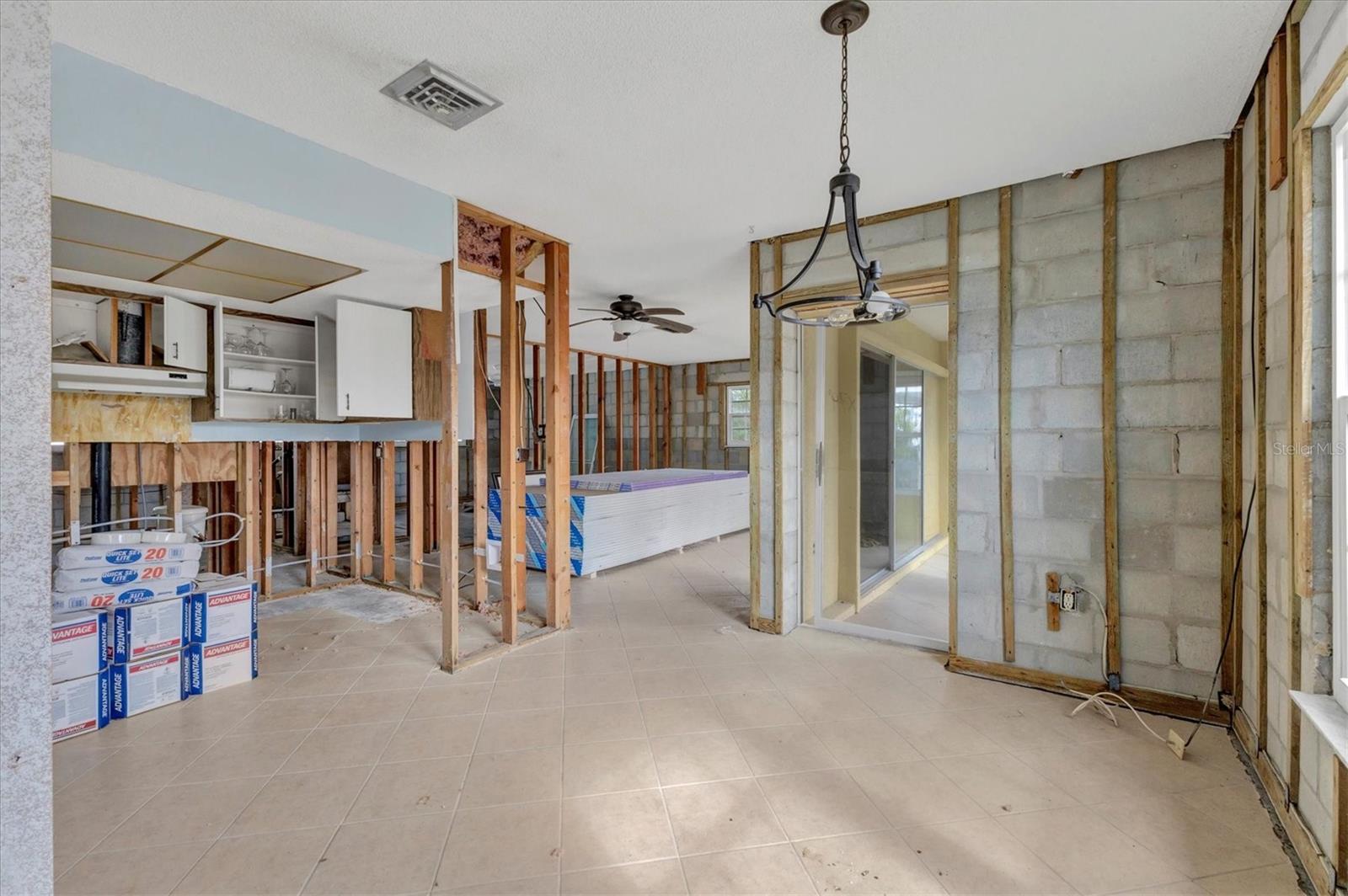 Image 19 of 47 For 1977 Beach Road 19