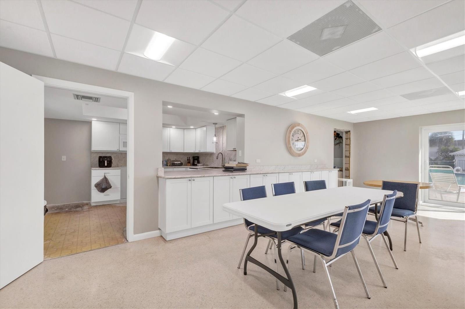 Image 27 of 47 For 1977 Beach Road 19