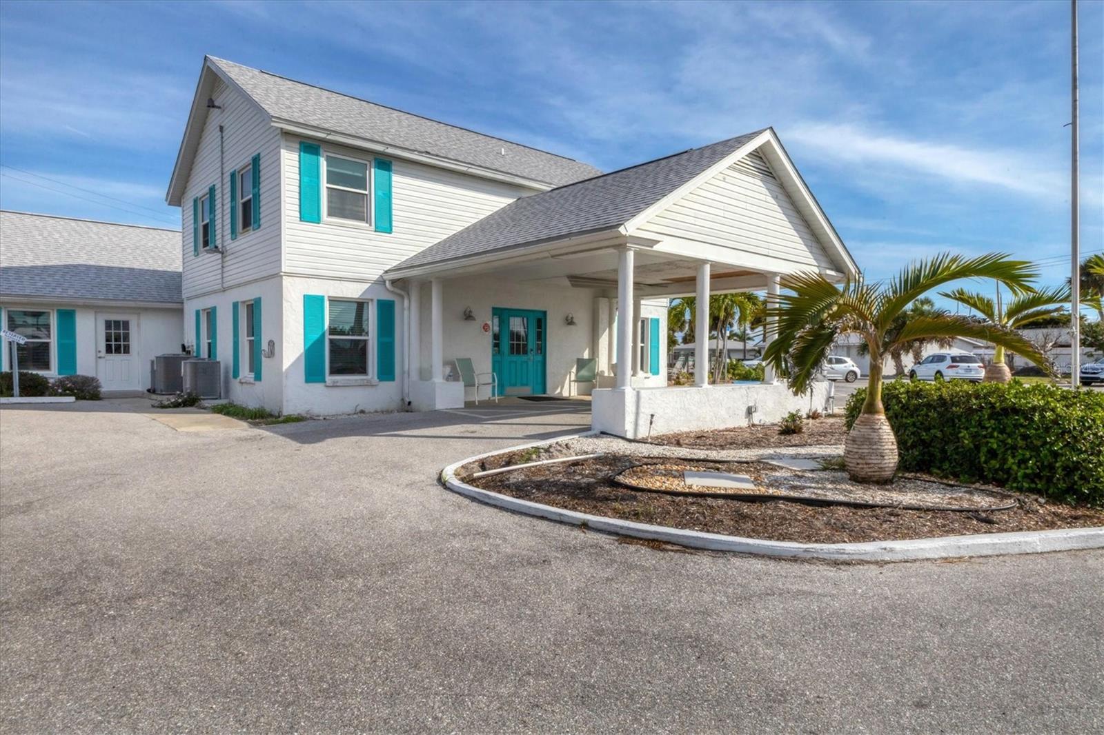 Image 30 of 47 For 1977 Beach Road 19