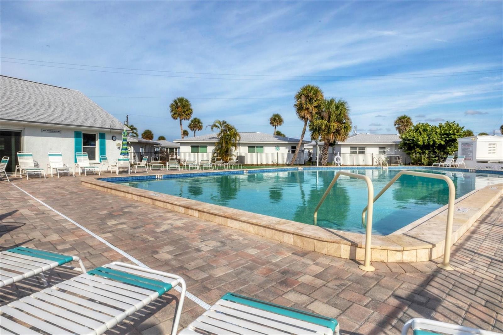 Image 32 of 47 For 1977 Beach Road 19