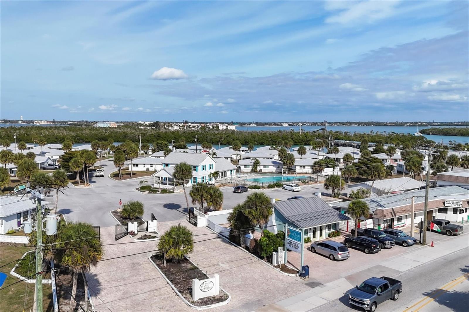 Image 37 of 47 For 1977 Beach Road 19