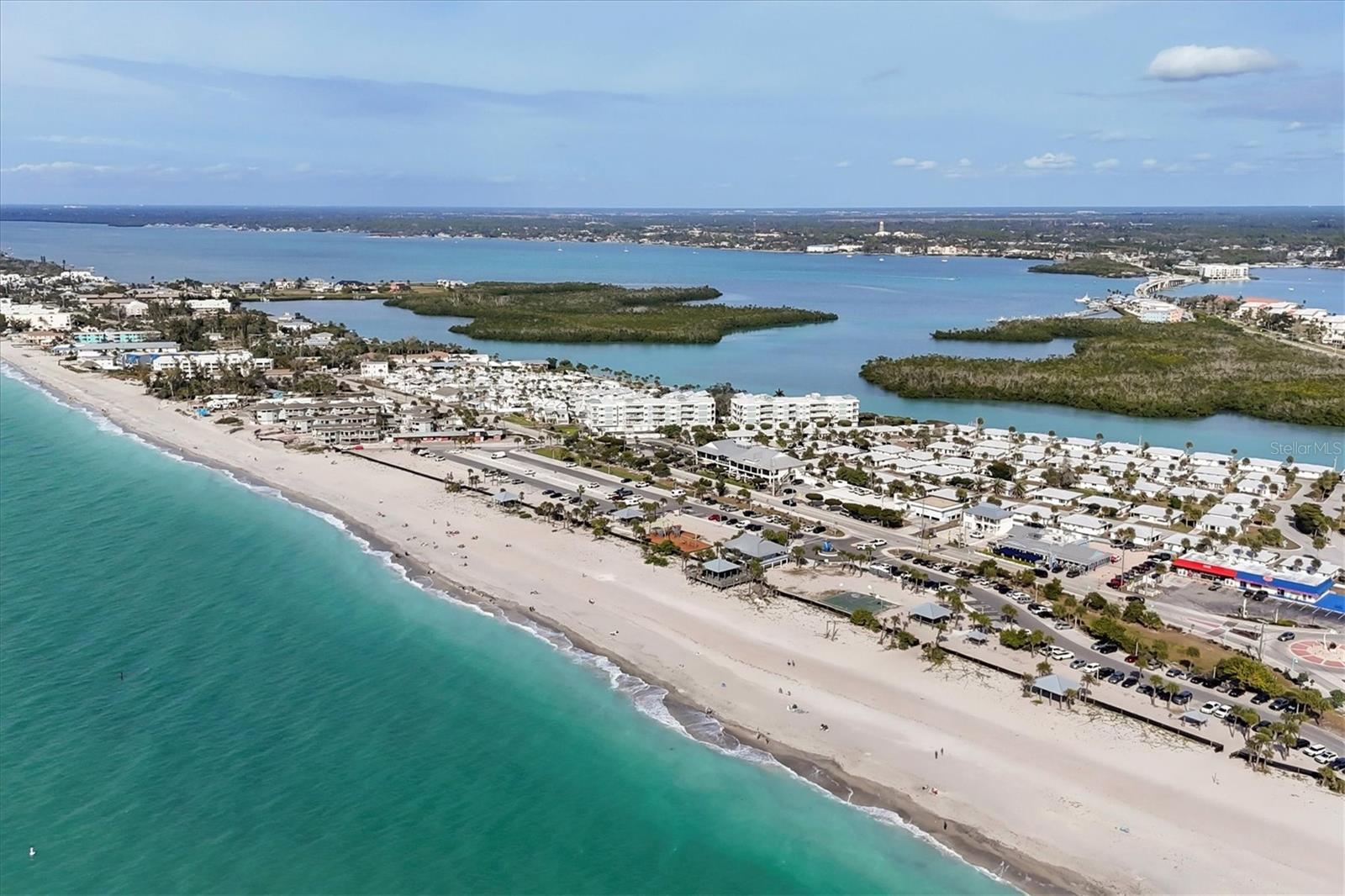 Image 40 of 47 For 1977 Beach Road 19