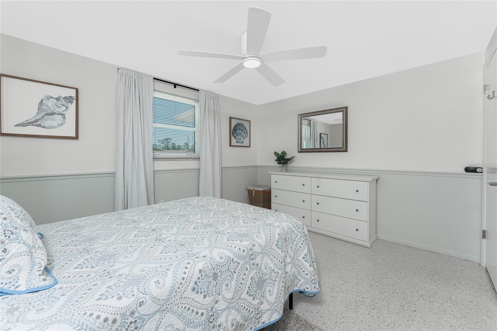 Image 17 of 71 For 1691 Lakeview Place