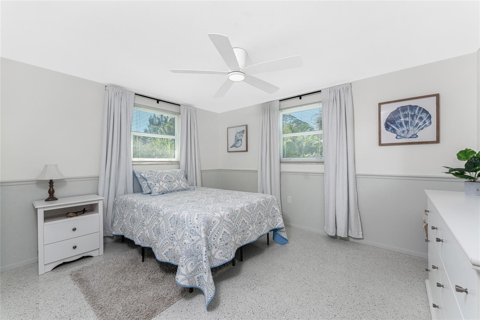 Image 19 of 71 For 1691 Lakeview Place