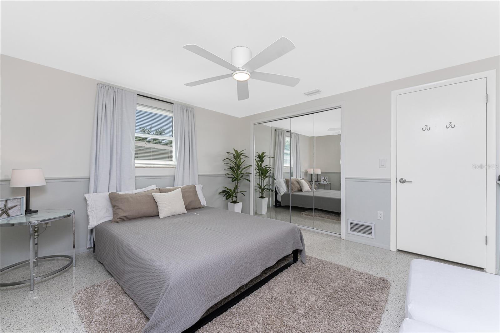 Image 21 of 71 For 1691 Lakeview Place