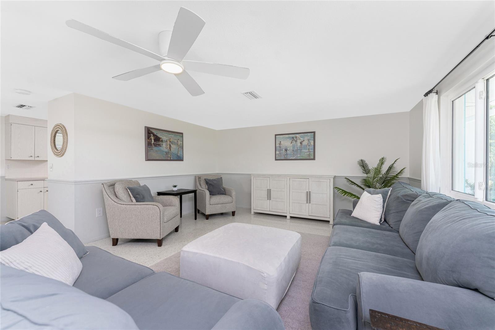 Image 6 of 71 For 1691 Lakeview Place