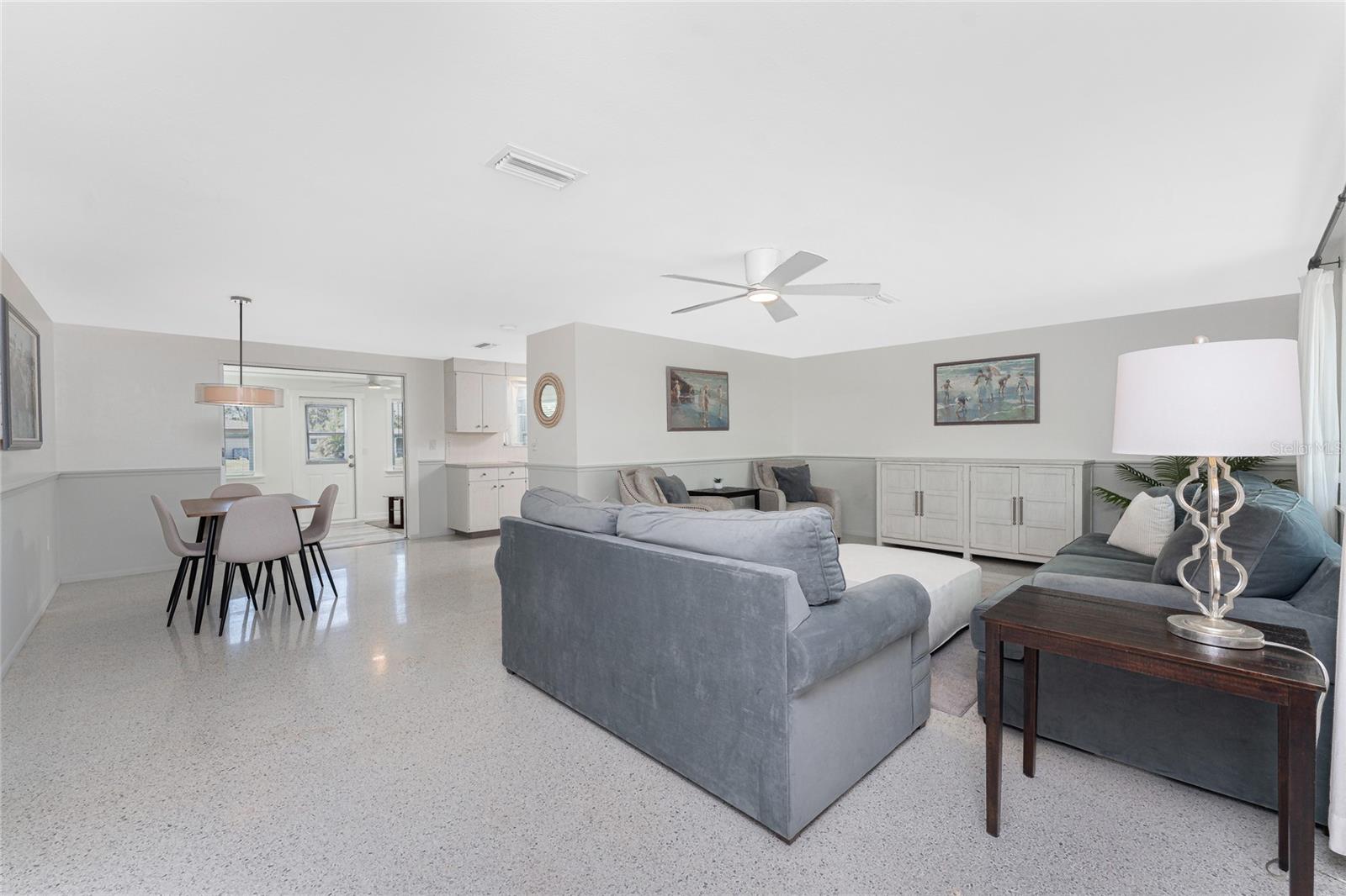 Image 9 of 71 For 1691 Lakeview Place