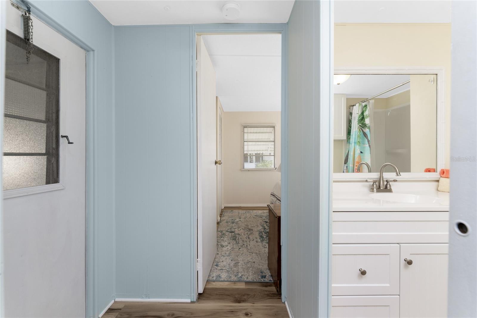 Listing photo id 16 for 1891 Englewood Road 11