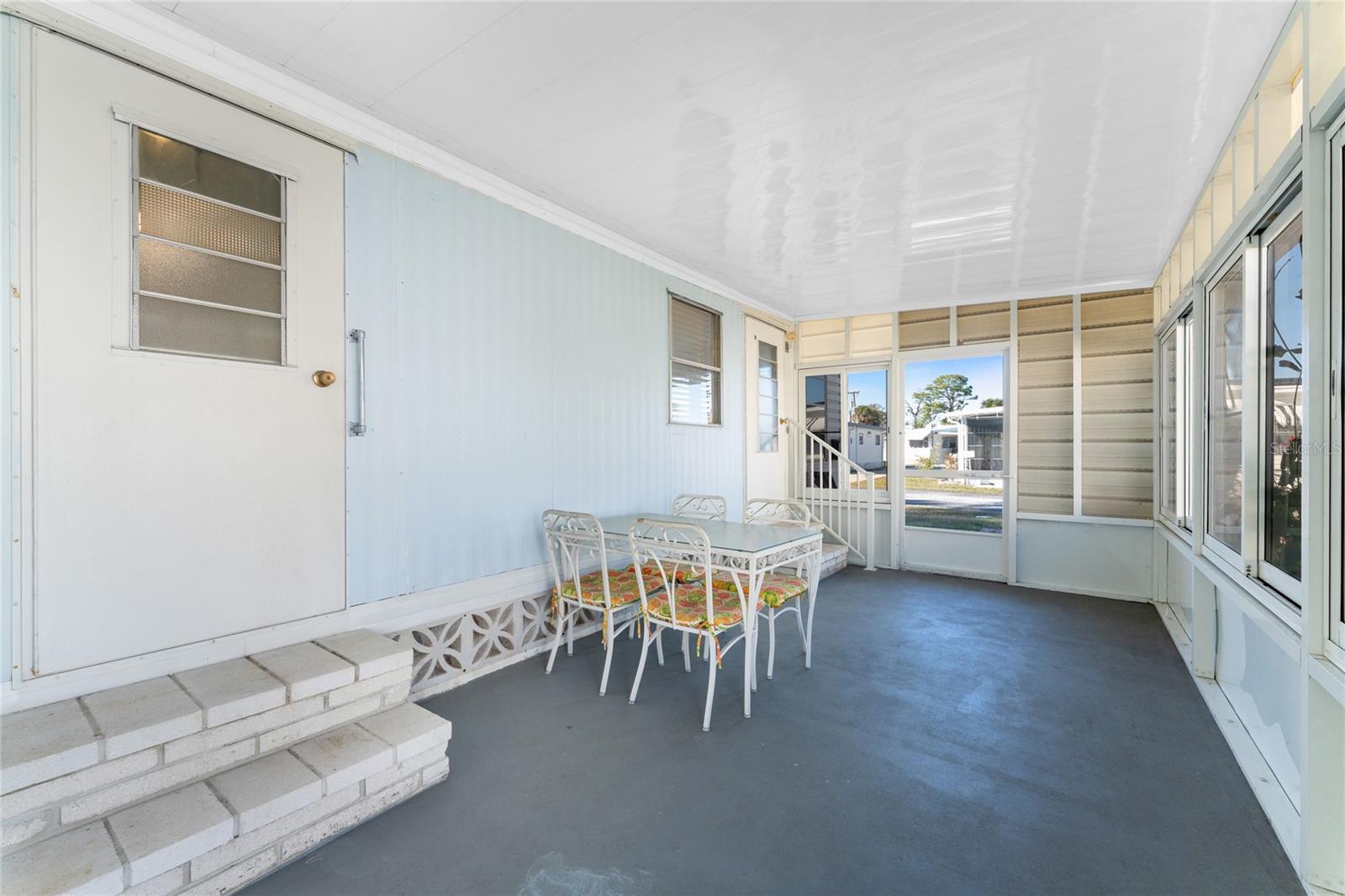 Listing photo id 20 for 1891 Englewood Road 11