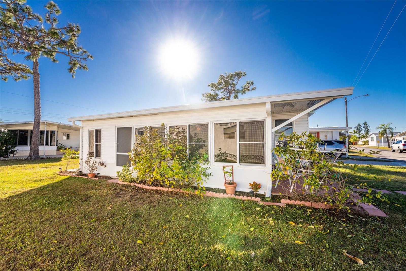 Listing photo id 29 for 1891 Englewood Road 11