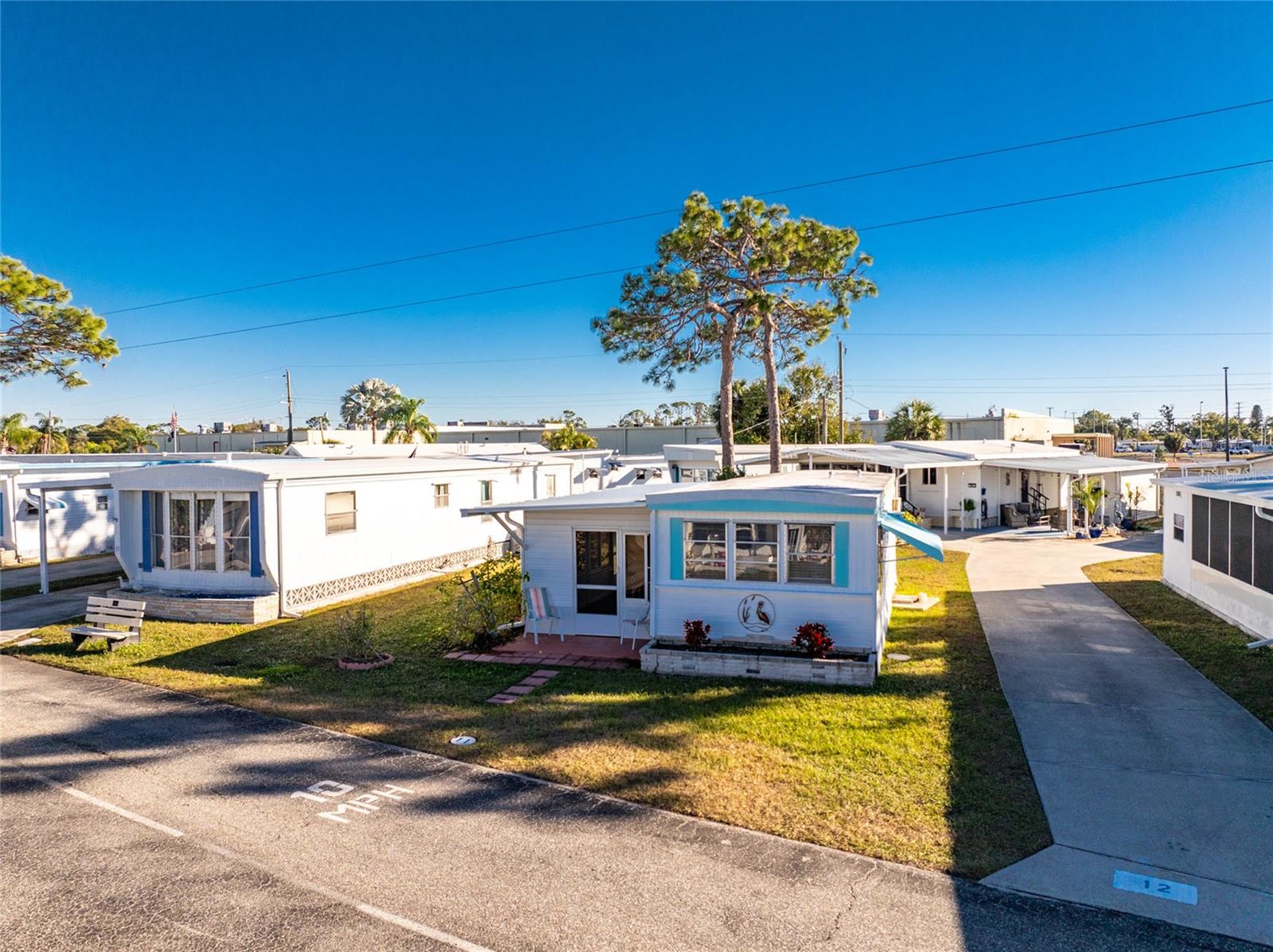 Listing photo id 30 for 1891 Englewood Road 11