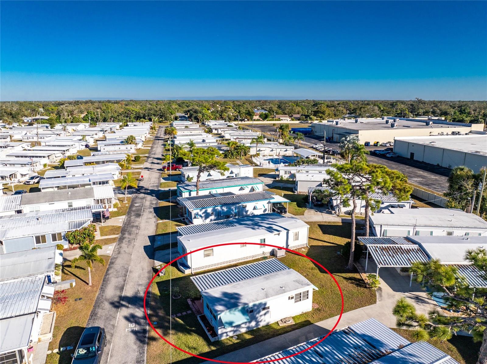 Listing photo id 33 for 1891 Englewood Road 11