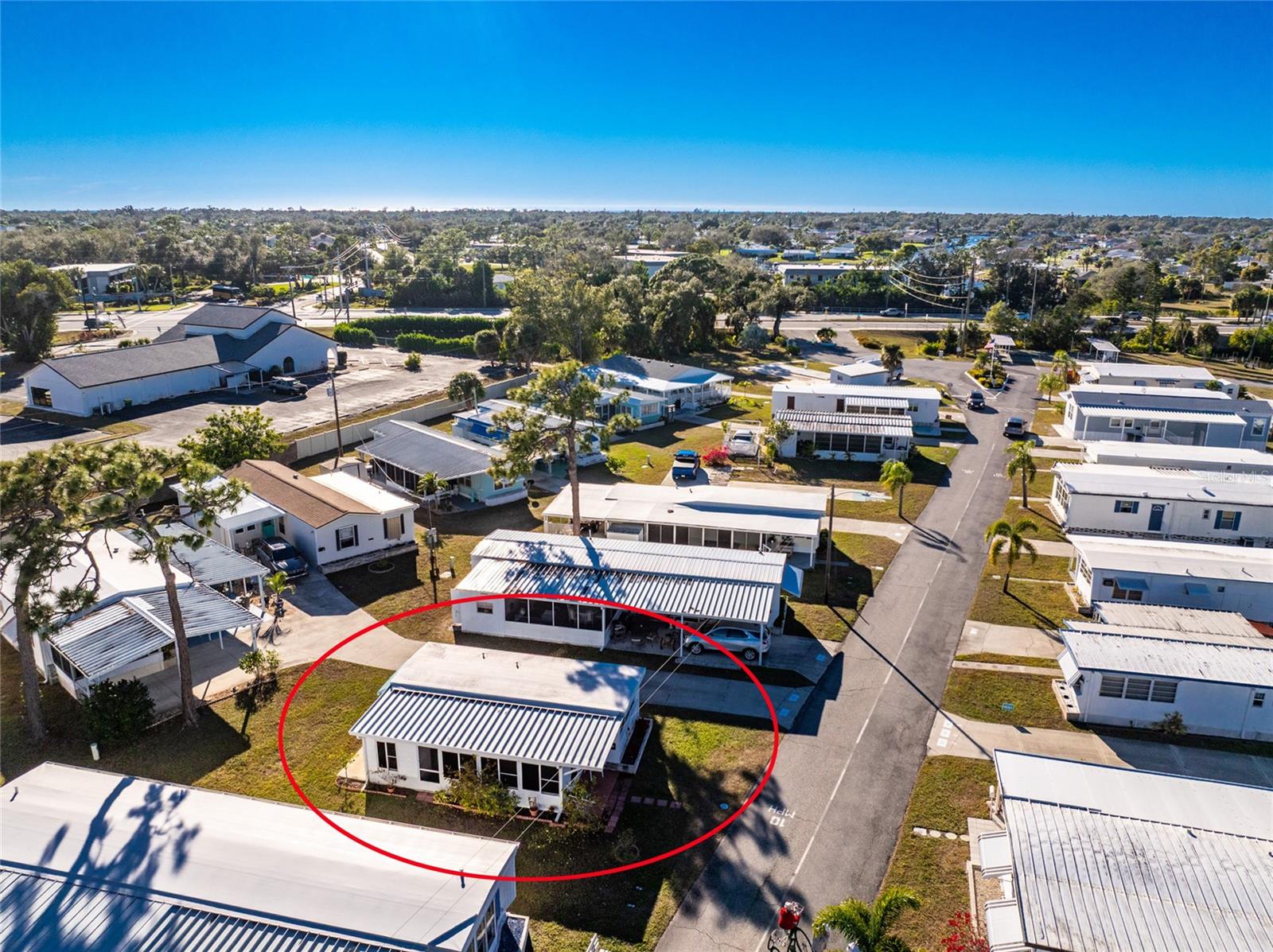 Listing photo id 35 for 1891 Englewood Road 11