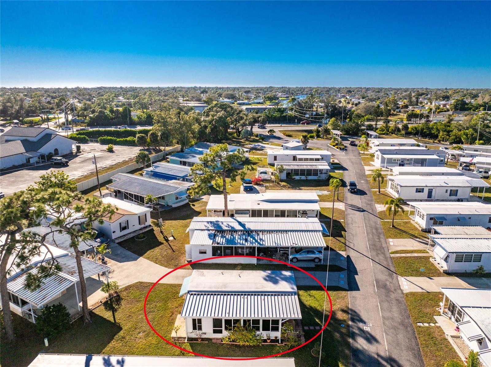 Listing photo id 36 for 1891 Englewood Road 11