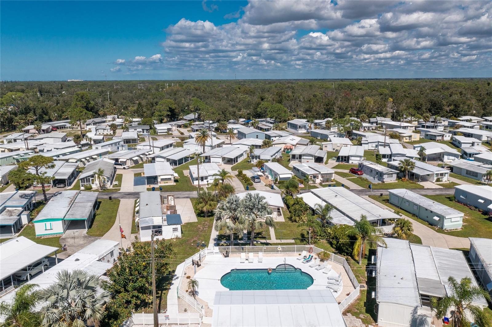 Listing photo id 38 for 1891 Englewood Road 11