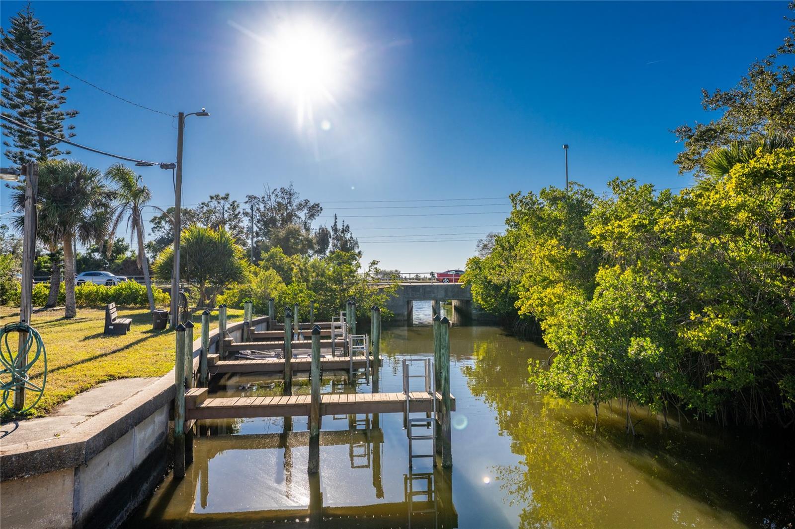 Listing photo id 42 for 1891 Englewood Road 11