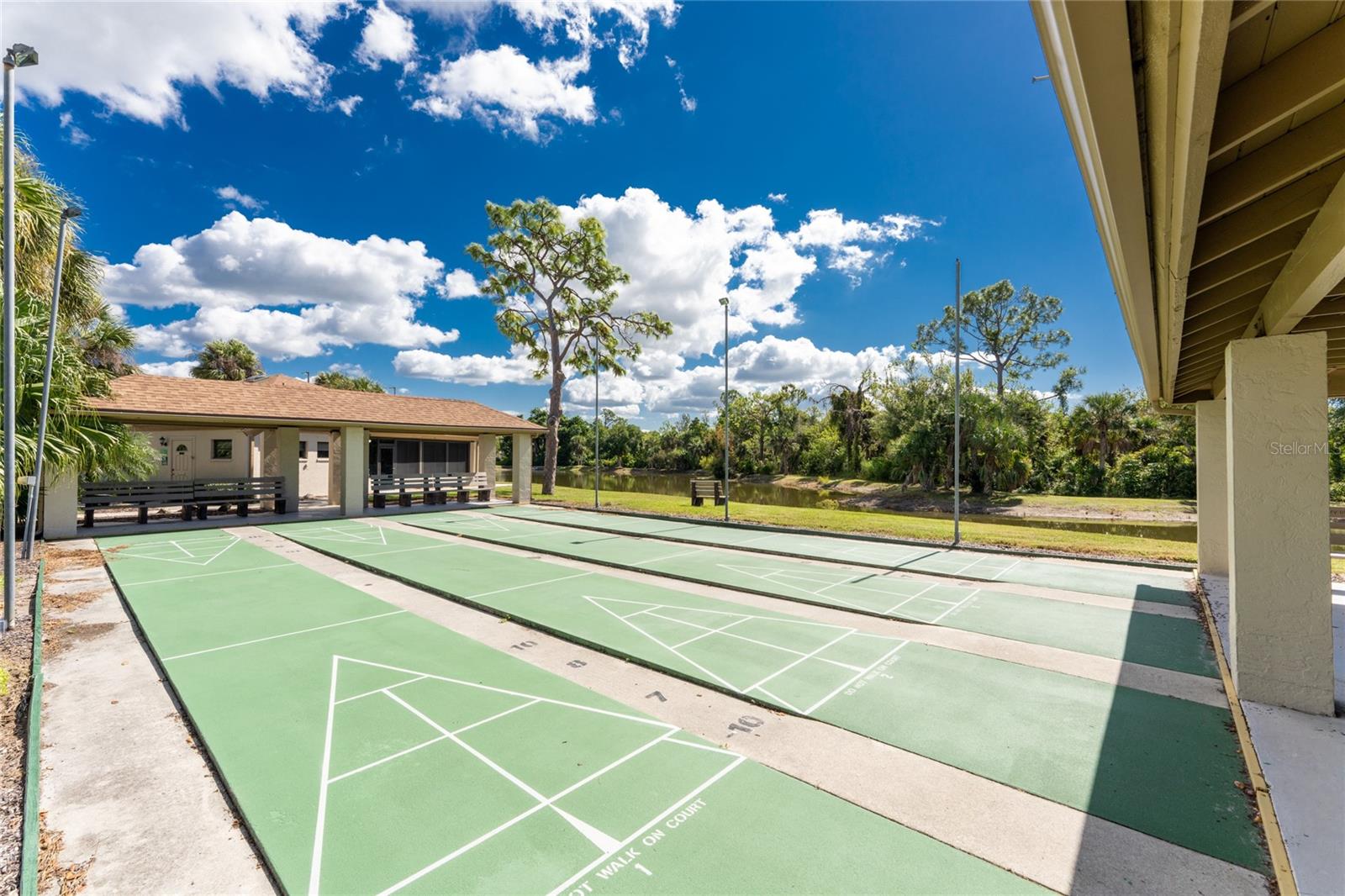 Listing photo id 48 for 1891 Englewood Road 11