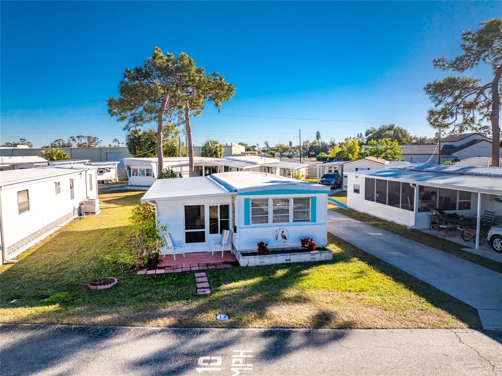 Listing photo id 6 for 1891 Englewood Road 11