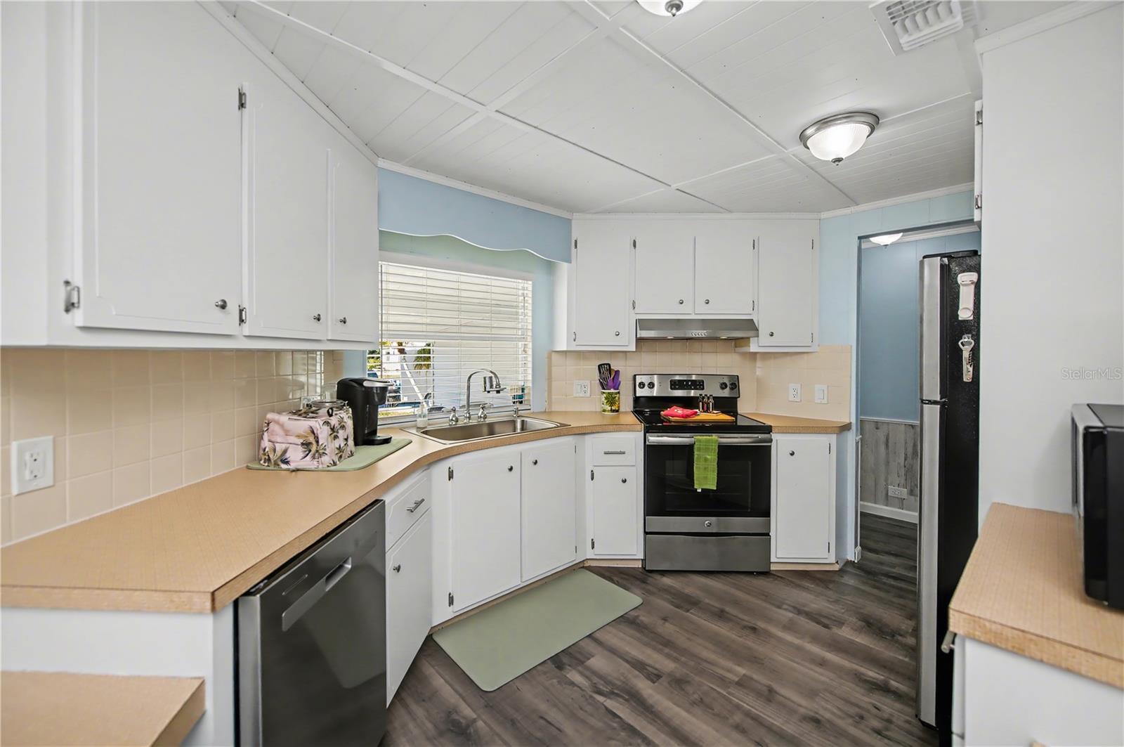 Image 9 of 63 For 3303 Blue Jay Lane