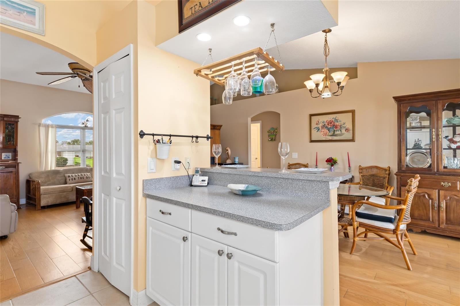 Image 11 of 43 For 125 Baldwin Court Se