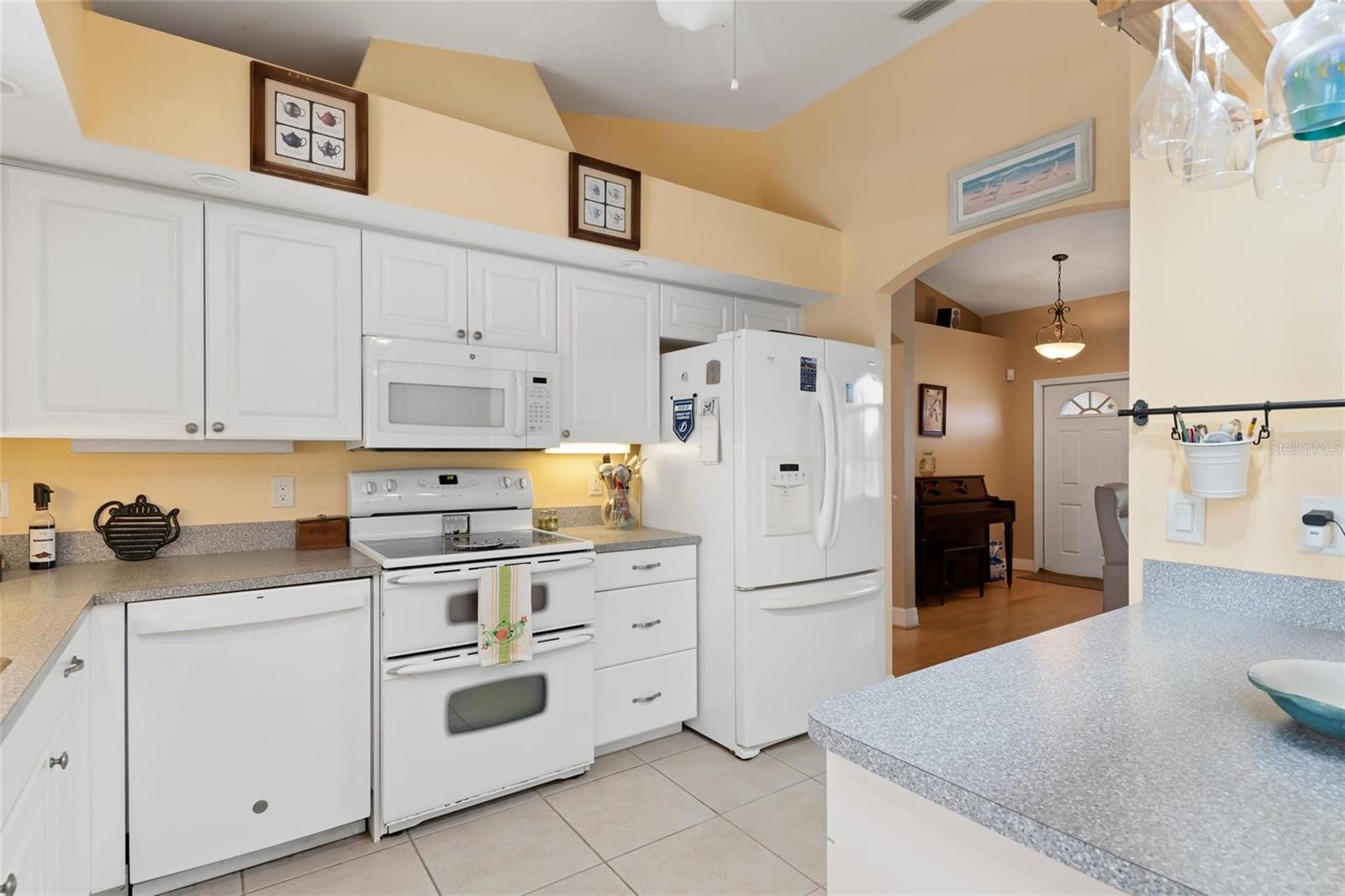 Image 12 of 43 For 125 Baldwin Court Se