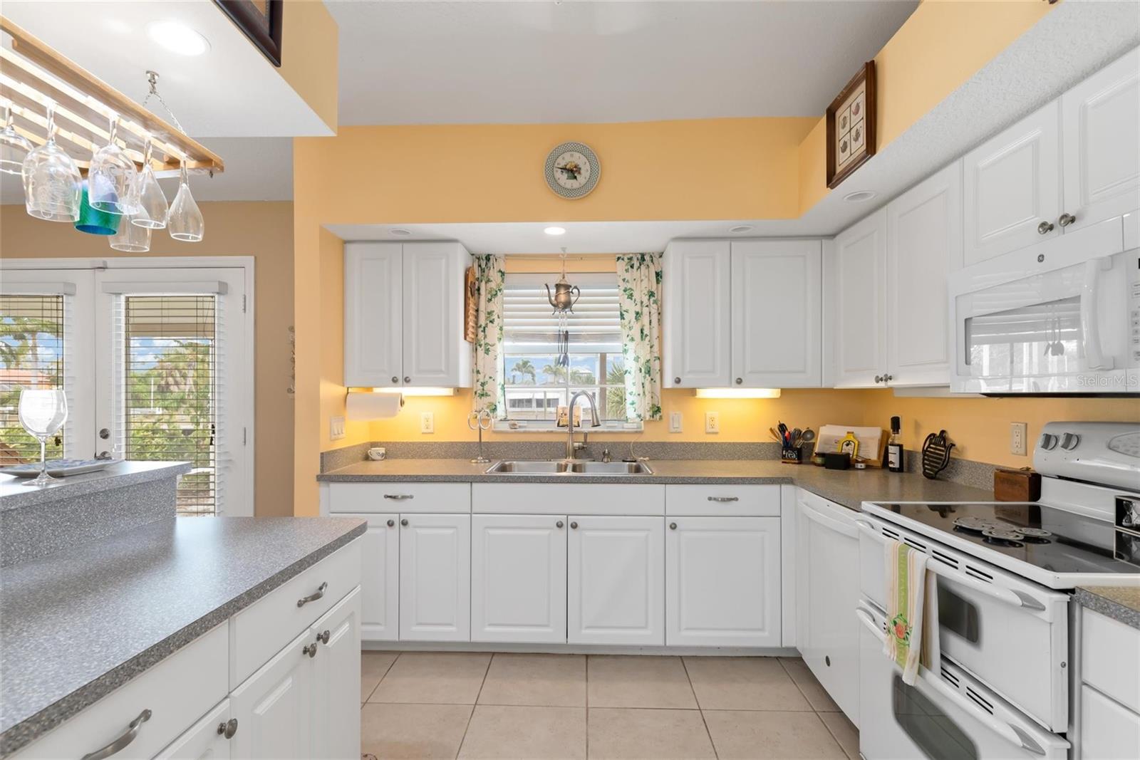 Image 13 of 43 For 125 Baldwin Court Se