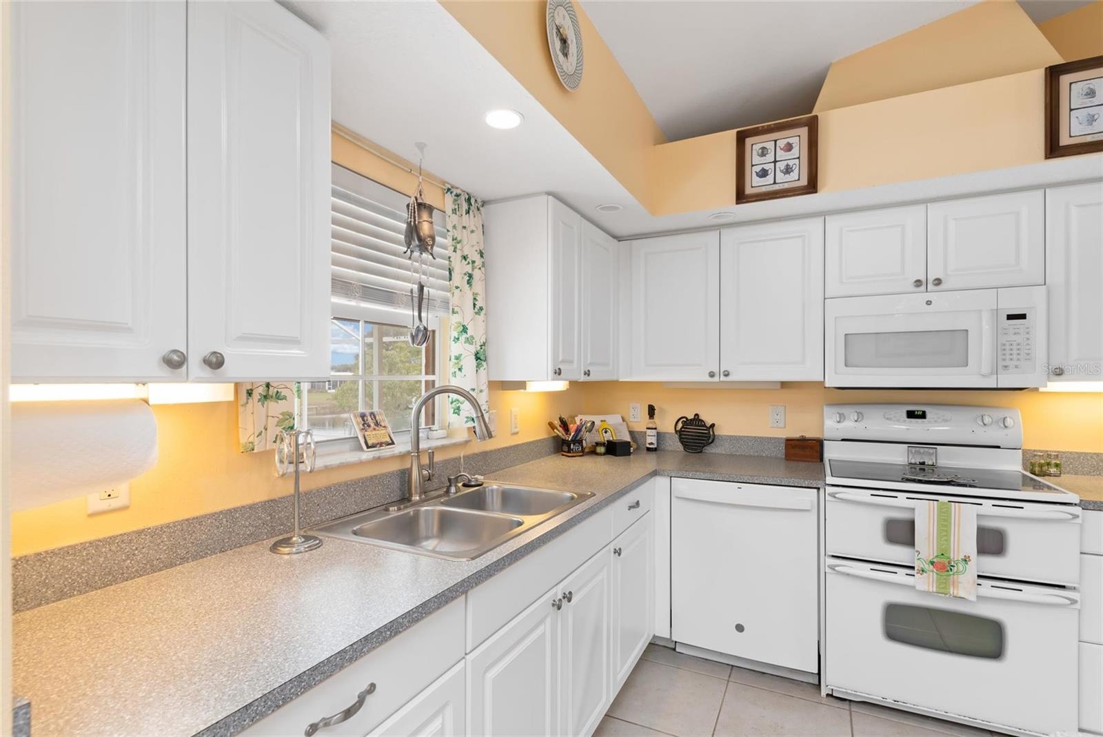 Image 14 of 43 For 125 Baldwin Court Se