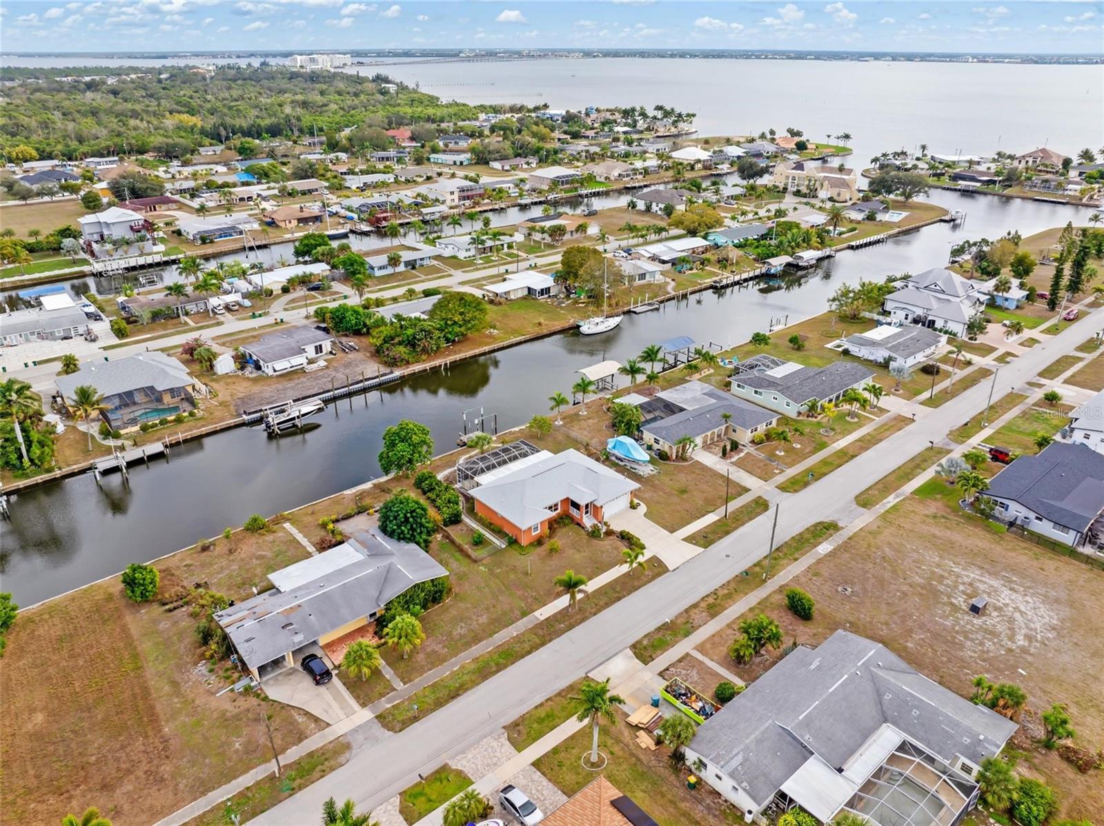 Image 35 of 43 For 125 Baldwin Court Se