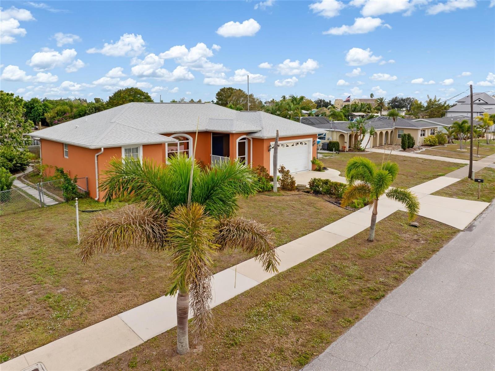 Image 4 of 43 For 125 Baldwin Court Se