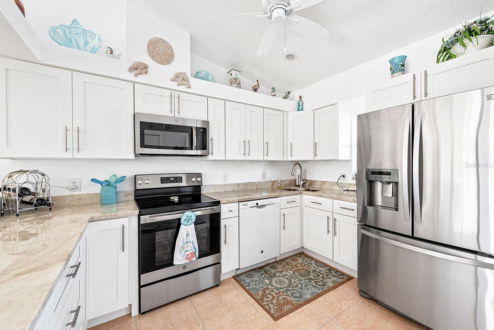 Image 19 of 57 For 4260 Placida Road 12c